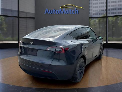 Used 2025 Tesla Model Y Long Range RWD image 7