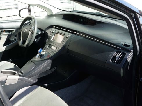 Used 2013 Toyota Prius Three image 33