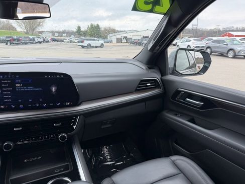 Used 2025 Chevrolet Tahoe LT AWD/4WD image 17