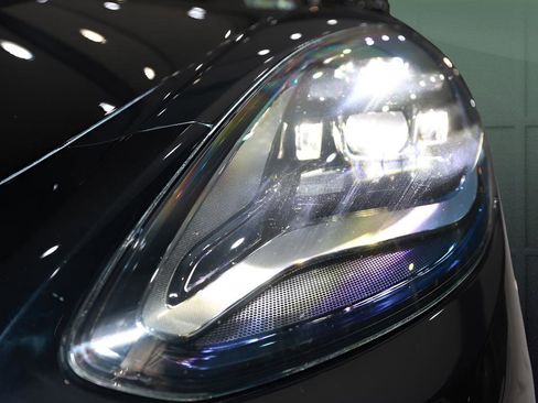 Used 2023 Porsche Panamera 4 Platinum Edition image 49