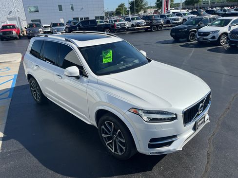 Used 2016 Volvo XC90 T6 Momentum w/ Momentum Plus Package AWD/4WD image 5