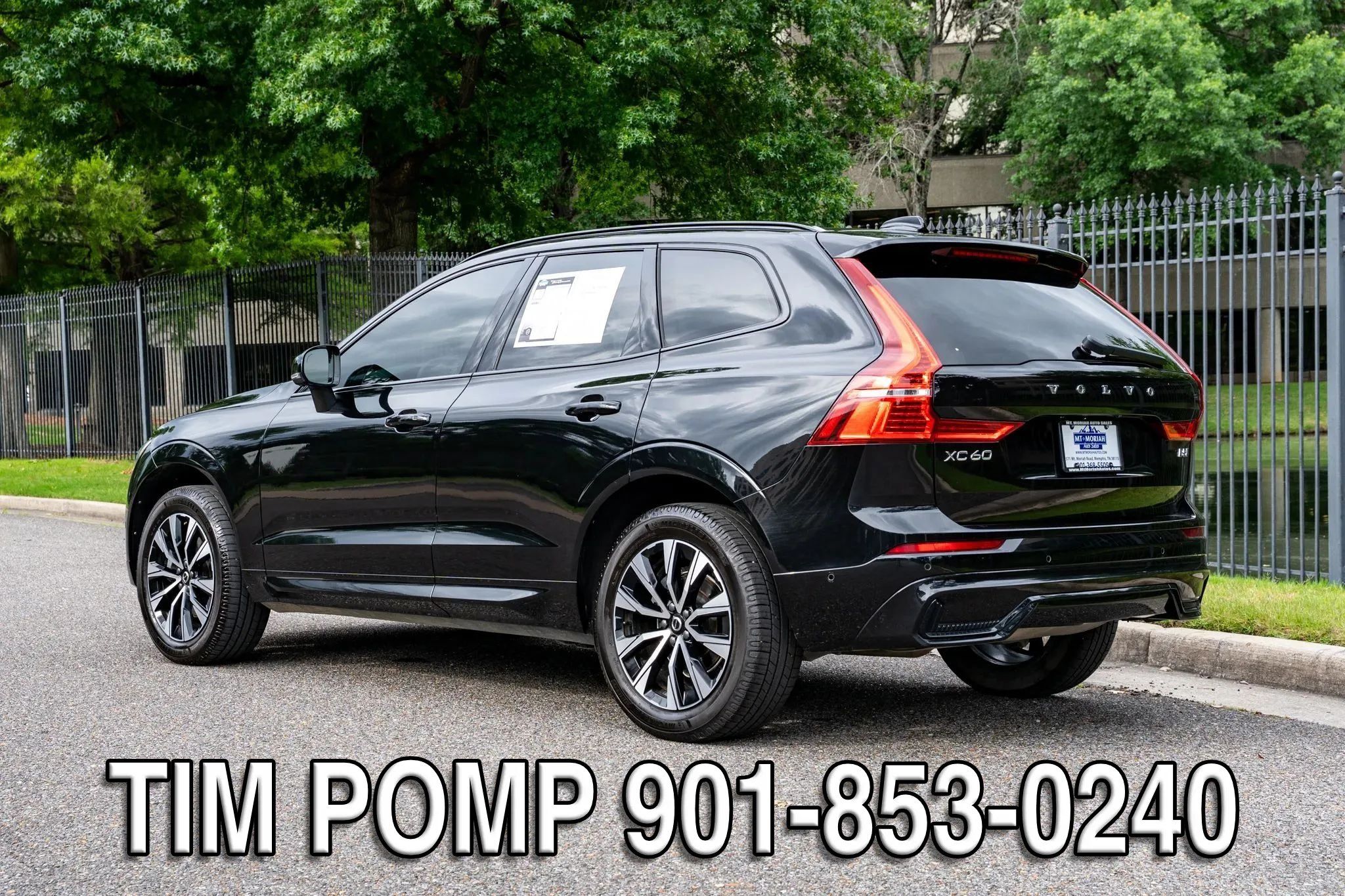 Used 2024 Volvo XC60 B5 Plus AWD/4WD image 8