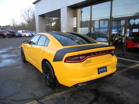 Used 2017 Dodge Charger SXT w/ AWD Plus Group image 8