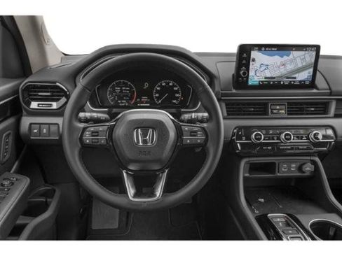 Used 2025 Honda Pilot Touring image 7