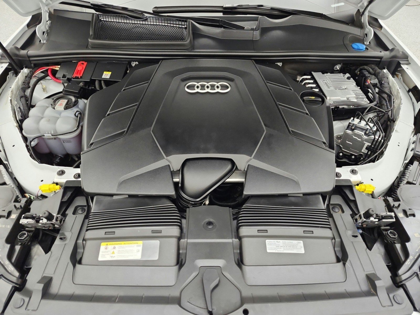 Used 2023 Audi Q7 3.0T Premium AWD/4WD image 17