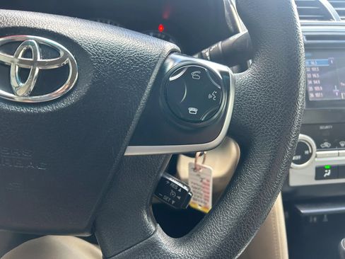 Used 2014 Toyota Camry LE FWD image 7