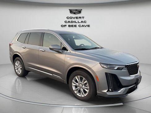 New 2025 Cadillac XT6 Luxury image 1
