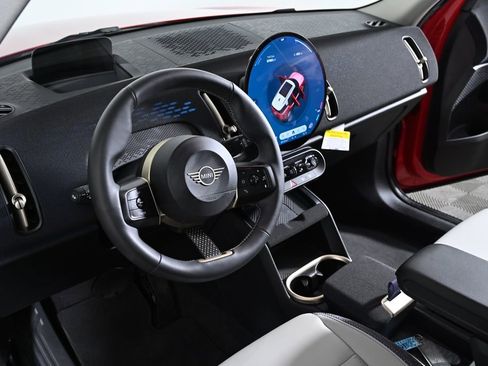 Certified 2025 MINI Cooper Countryman S AWD/4WD image 11