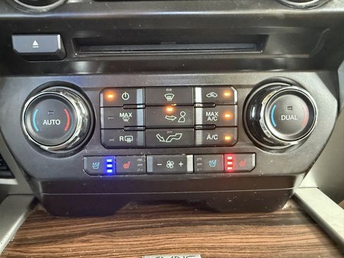 Used 2015 Ford F150 Lariat w/ Equipment Group 501A Mid image 31