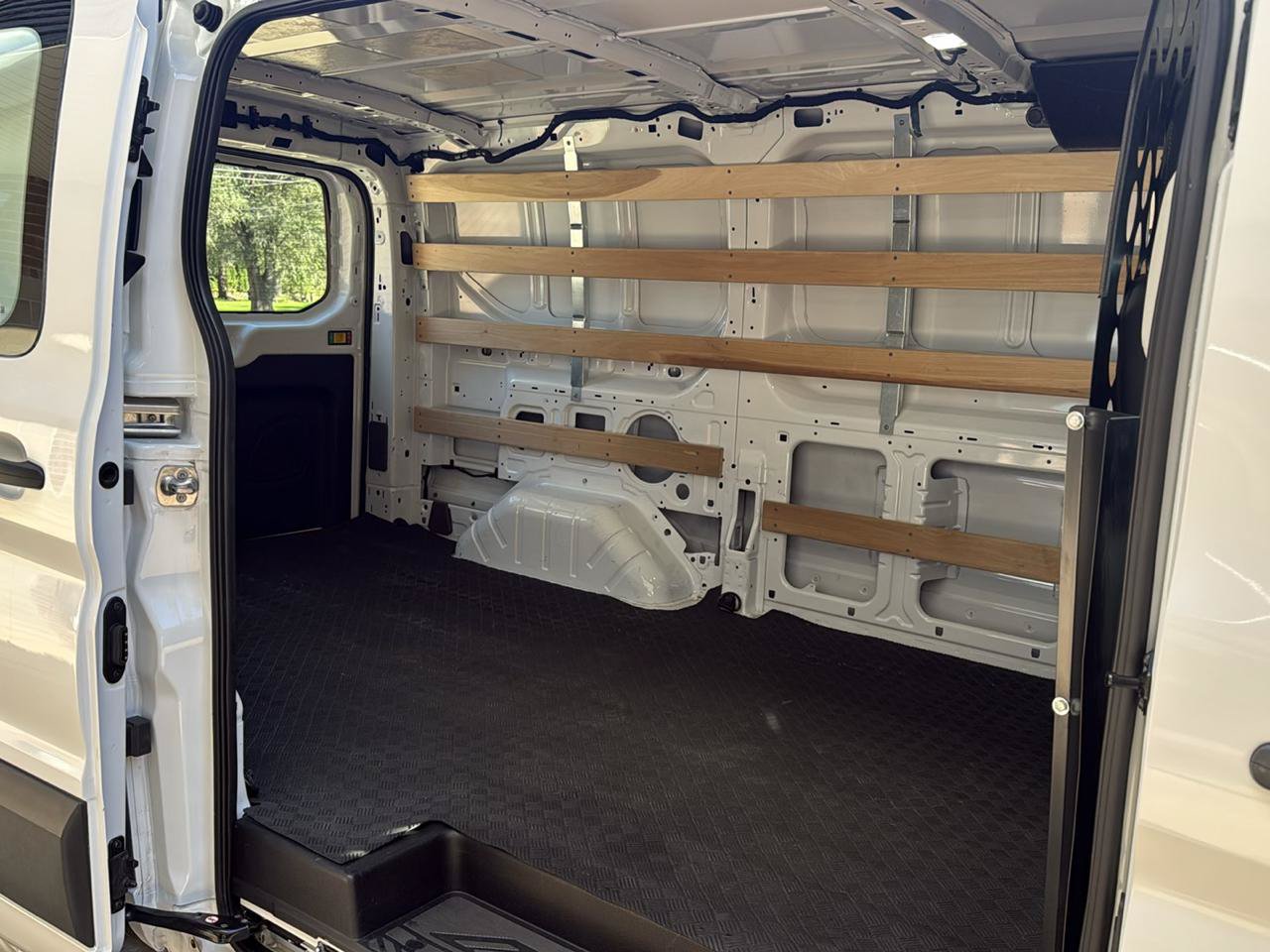 Used 2025 Ford Transit 250 Low Roof w/ Exterior Upgrade Package RWD image 19
