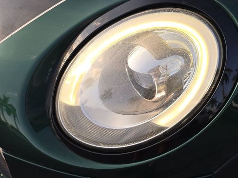 Used 2016 MINI Cooper 2-Door Hardtop image 10