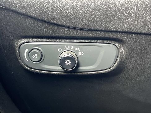 Certified 2022 Chevrolet Equinox LT w/ Driver Convenience Package FWD image 23