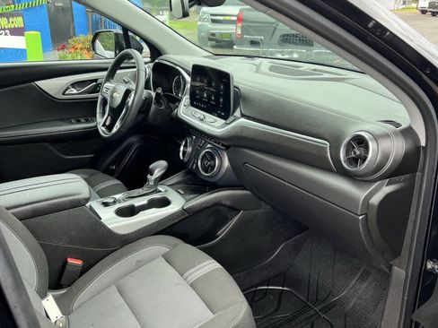 Used 2024 Chevrolet Blazer LT w/ Convenience Package FWD image 5