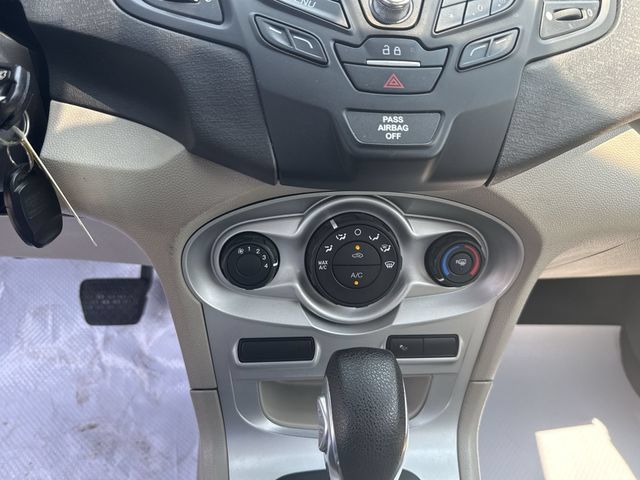 Used 2017 Ford Fiesta SE FWD image 17