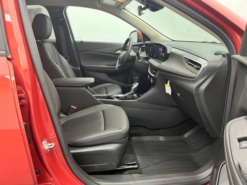 Used 2024 Buick Encore GX Sport Touring w/ Comfort Package FWD image 33