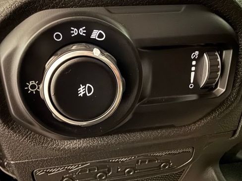 Used 2025 Jeep Wrangler Unlimited Sport AWD/4WD image 25
