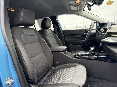 Certified 2025 Chevrolet Trax LT image 22