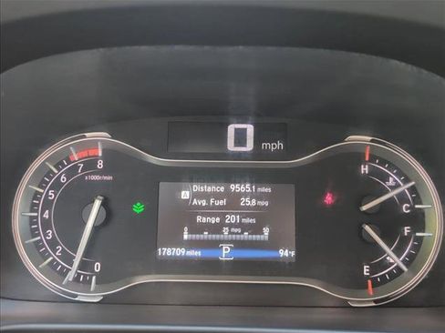 Used 2017 Honda Pilot Touring image 11