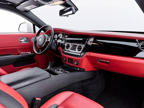Used 2018 Rolls-Royce Wraith RWD image 44
