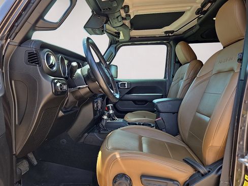 Used 2021 Jeep Wrangler Unlimited Sahara AWD/4WD image 21