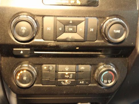 Used 2015 Ford F150 XLT image 23