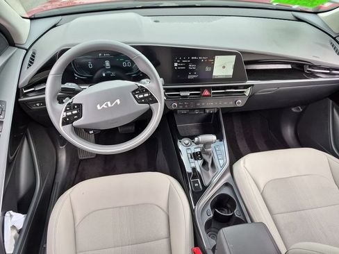 Used 2024 Kia Niro EX FWD image 20