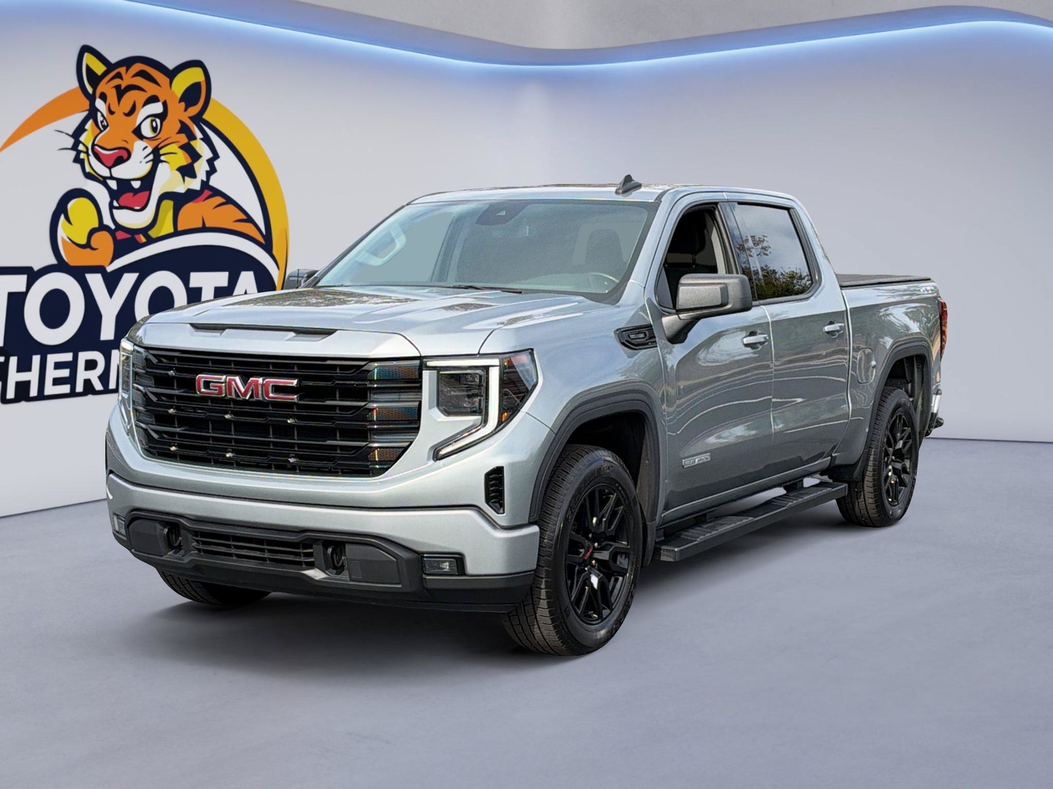 Used 2025 GMC Sierra 1500 Elevation AWD/4WD image 1