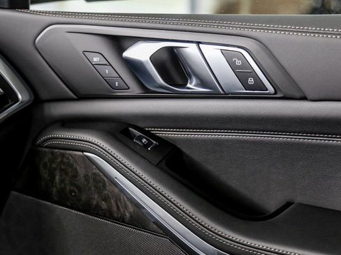 New 2026 BMW X7 xDrive40i w/ M Sport Package image 17
