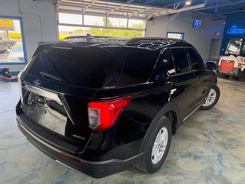 Used 2022 Ford Explorer XLT w/ Equipment Group 202A AWD/4WD image 2