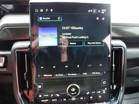 Used 2025 GMC Yukon AT4 w/ LPO, Floor Liner Package image 29