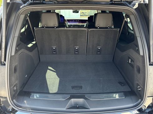 New 2025 Cadillac Escalade ESV Sport Platinum image 11