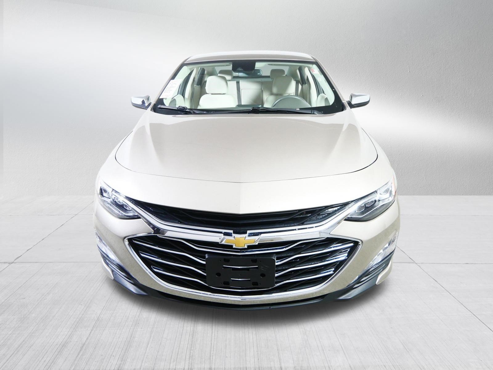 Used 2024 Chevrolet Malibu LT FWD image 2