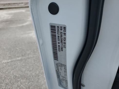 New 2026 Jeep Compass Latitude image 22