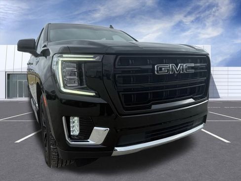 Used 2022 GMC Yukon XL SLT w/ SLT Luxury Package image 8