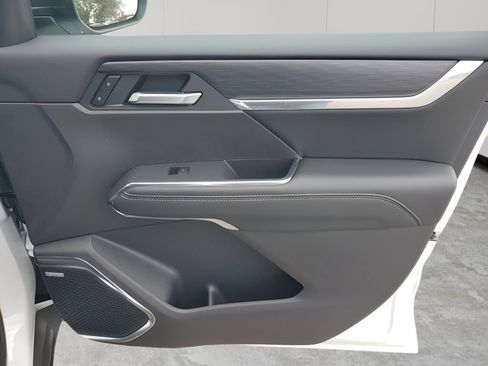 New 2026 GMC Acadia Elevation image 13