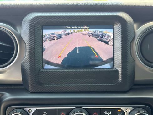 Used 2021 Jeep Wrangler Unlimited Sport AWD/4WD image 31