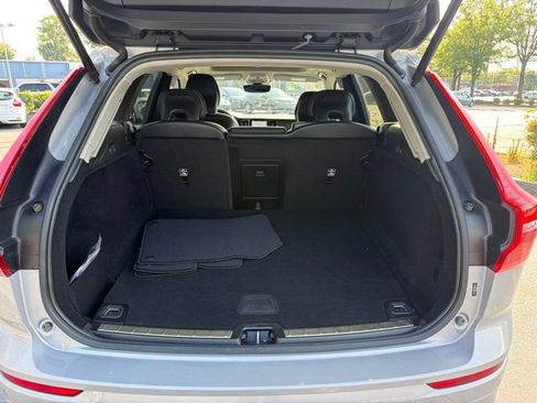 Used 2023 Volvo XC60 B5 Plus AWD/4WD image 11