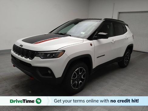 Used 2025 Jeep Compass Trailhawk AWD/4WD image 1