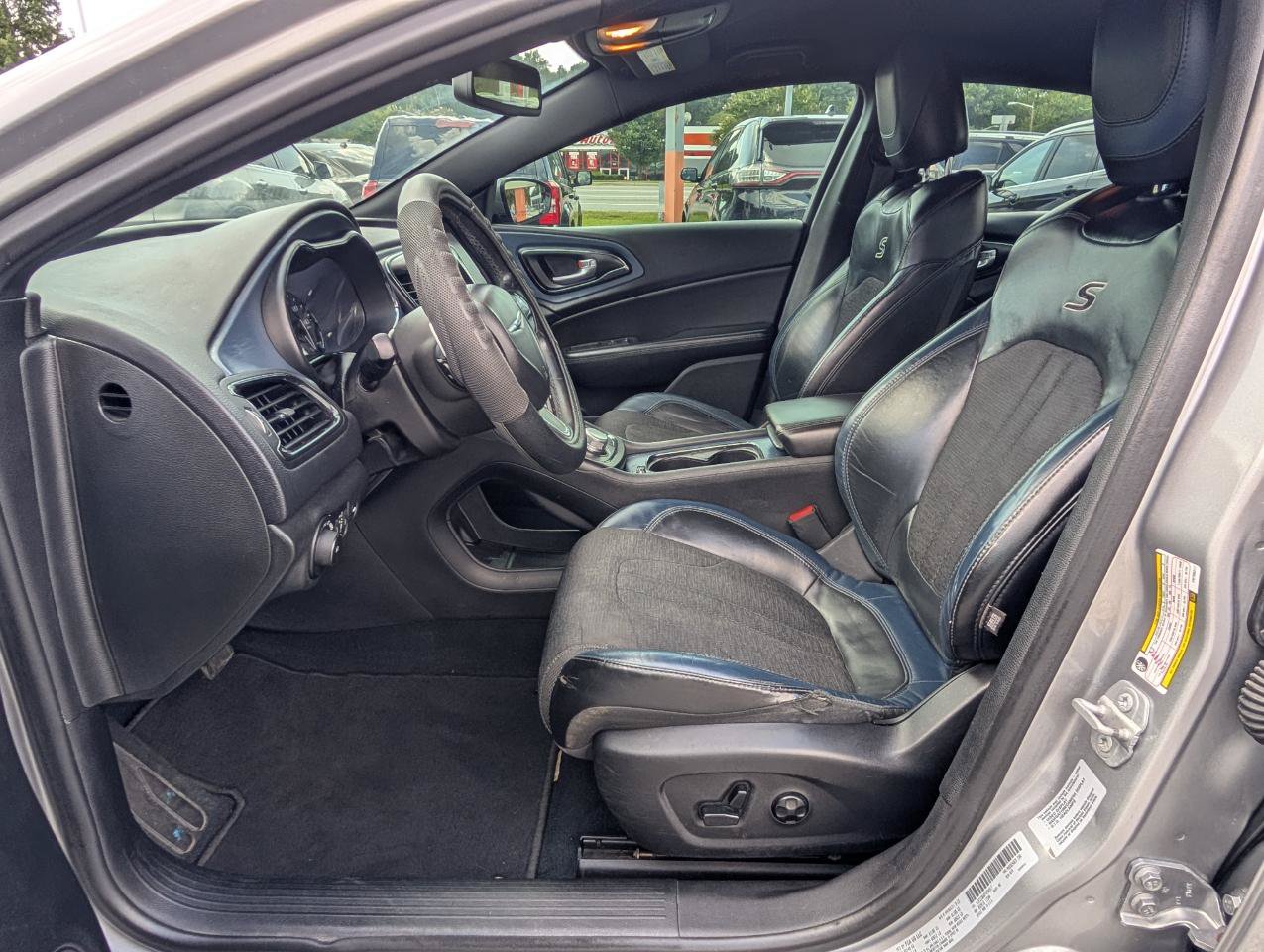 Used 2015 Chrysler 200 S w/ Comfort Group FWD image 14