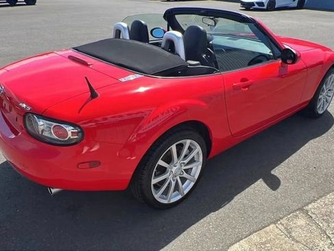 Used 2006 MAZDA MX-5 Miata Grand Touring RWD image 22
