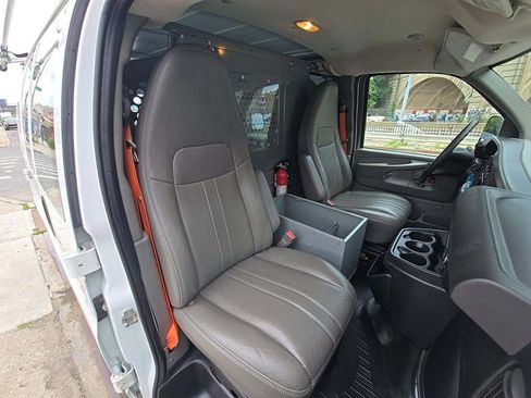 Used 2015 Chevrolet Express 2500 RWD image 8