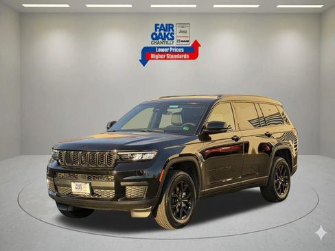 New 2025 Jeep Grand Cherokee L Laredo image 3