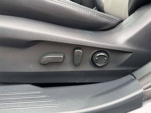 Used 2021 Subaru Outback Limited image 15