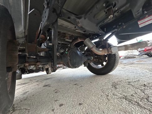 Used 2015 Ford F350 Lariat w/ Lariat Interior Package image 32