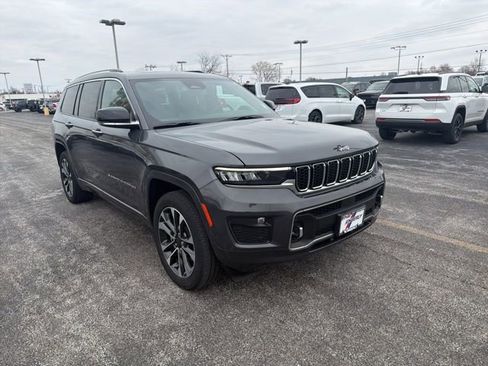 Used 2022 Jeep Grand Cherokee L Overland w/ Luxury Tech Group IV AWD/4WD image 2
