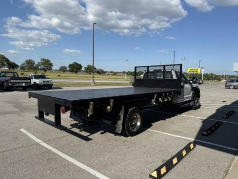 Used 2018 Ford F550 4x4 Regular Cab Super Duty image 3