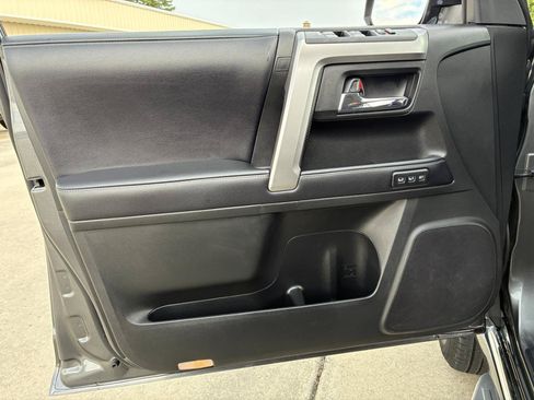 Used 2019 Toyota 4Runner Limited AWD/4WD image 8