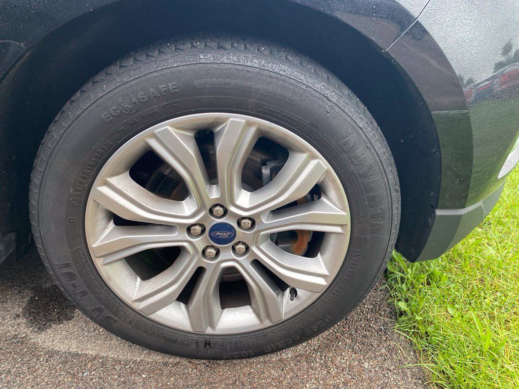 Used 2022 Ford Edge Titanium w/ Equipment Group 301A AWD/4WD image 5