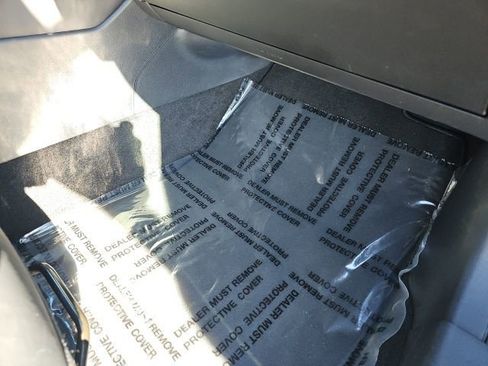 Used 2025 MAZDA MAZDA3 s image 31