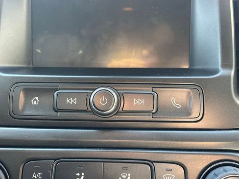 Certified 2022 Chevrolet Colorado W/T w/ Custom Special Edition image 37